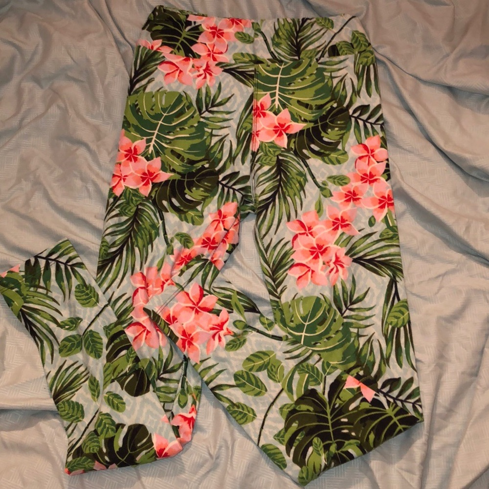 LulaRoe tropical print leggings